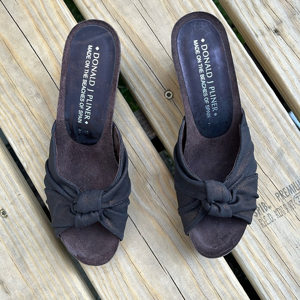 Donald Pliner wedge shoes size 7M